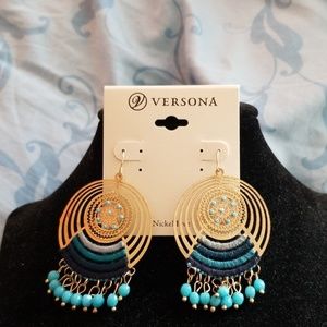NWT Versona Gold & Turqoise colored beaded Earring